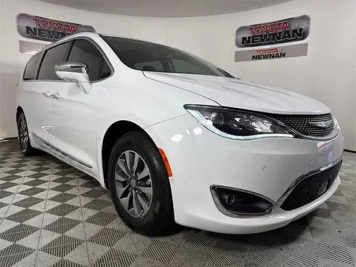 2020 Chrysler Pacifica Minivan Hybrid Limited FWD photo