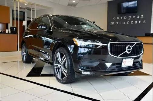 2021 Volvo XC60 Momentum AWD photo