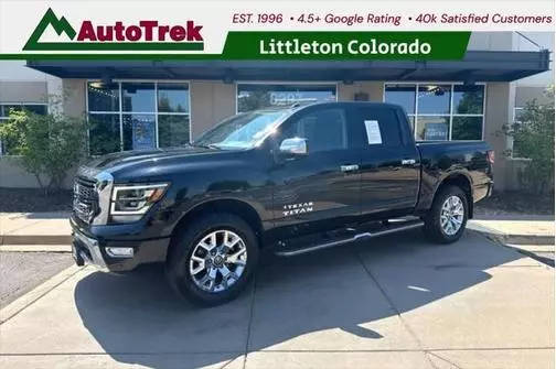 2021 Nissan Titan SL 4WD photo