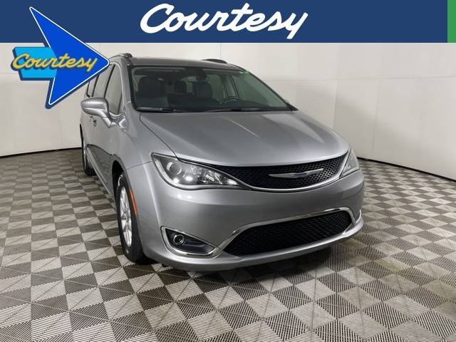 2020 Chrysler Pacifica Minivan Touring L FWD photo