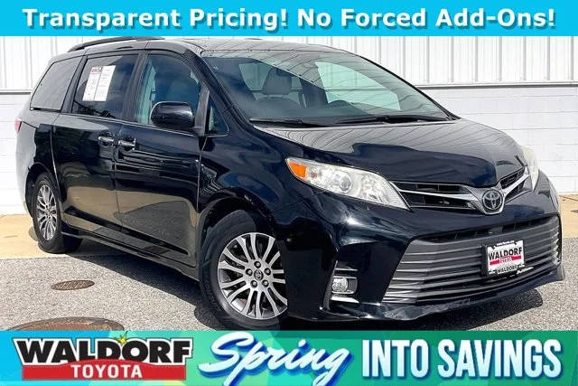 2019 Toyota Sienna XLE FWD photo