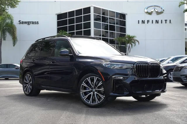2021 BMW X7 M50i AWD photo