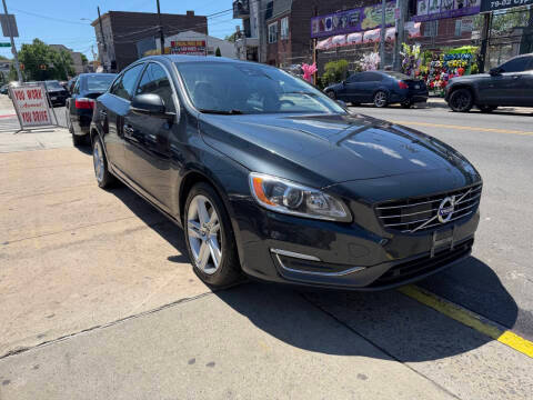 2015 Volvo S60 T5 Platinum AWD photo