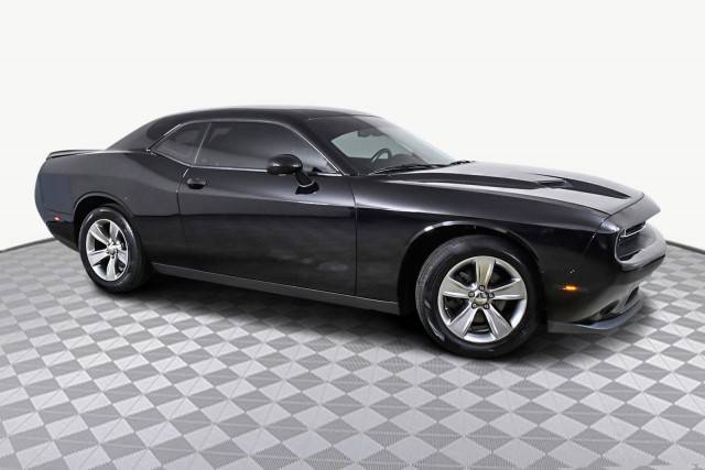 2020 Dodge Challenger SXT RWD photo