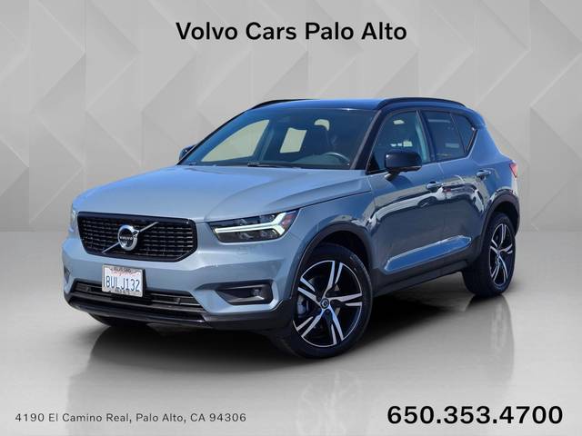 2021 Volvo XC40 R-Design FWD photo