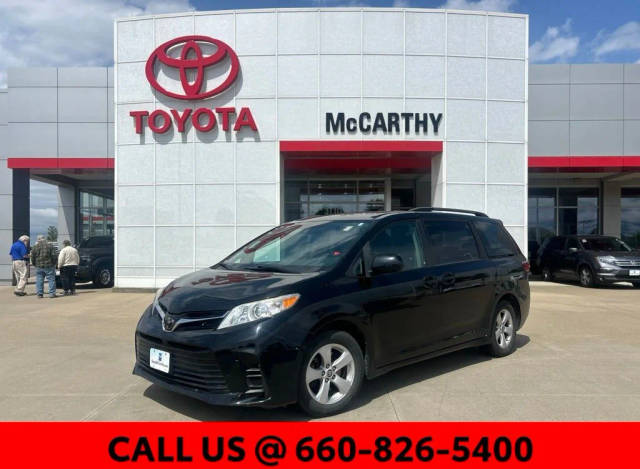 2020 Toyota Sienna LE FWD photo