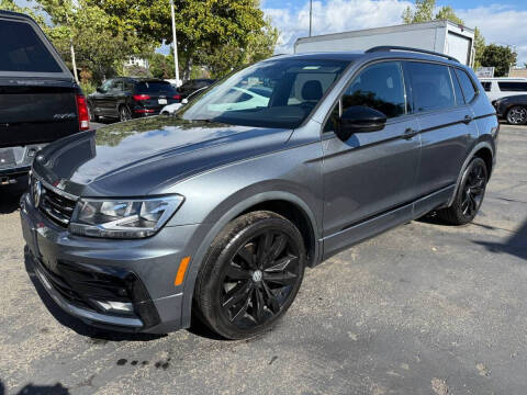 2020 Volkswagen Tiguan SE R-Line Black FWD photo
