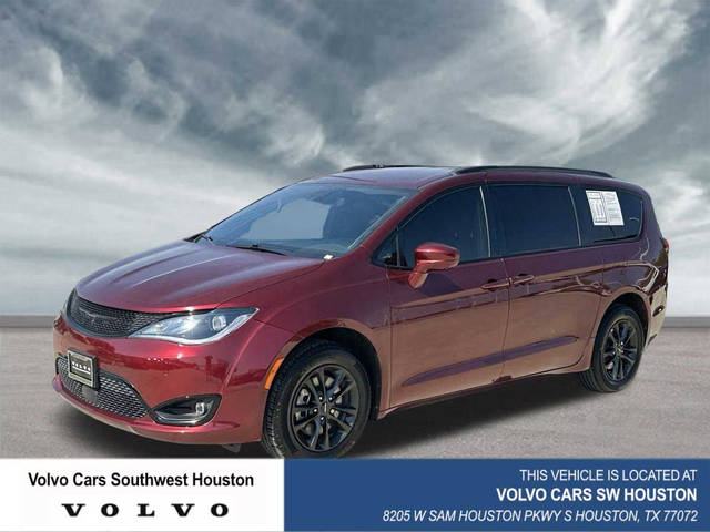 2020 Chrysler Pacifica Minivan Launch Edition AWD photo