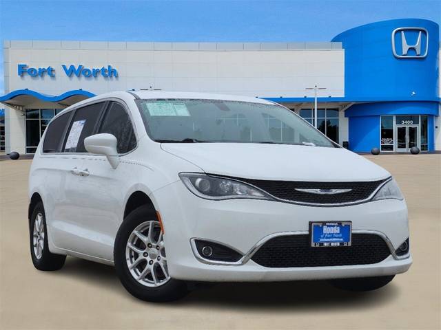 2020 Chrysler Pacifica Minivan Touring FWD photo