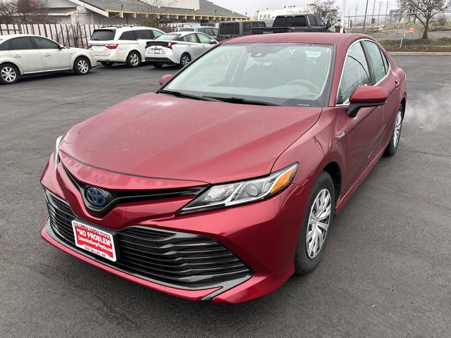 2020 Toyota Camry Hybrid LE FWD photo