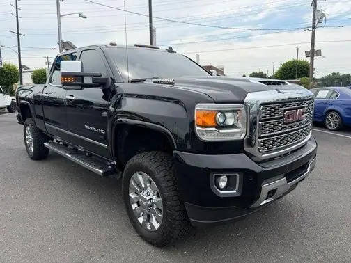 2019 GMC Sierra 2500HD Denali 4WD photo