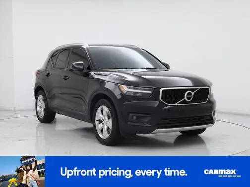 2021 Volvo XC40 Momentum FWD photo