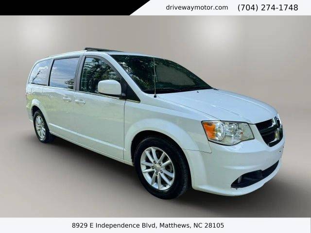 2018 Dodge Grand Caravan SXT FWD photo