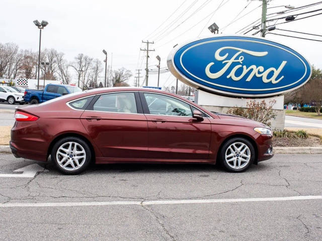 2015 Ford Fusion SE FWD photo