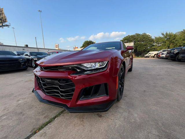 2021 Chevrolet Camaro LT1 RWD photo