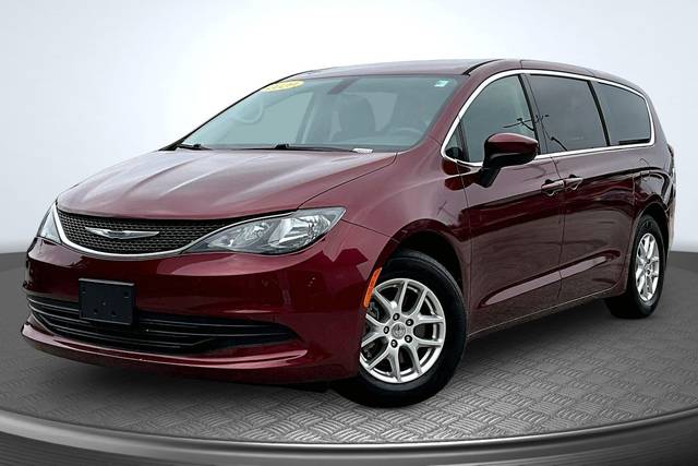 2020 Chrysler Voyager LX FWD photo