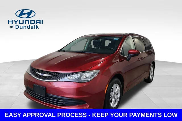 2020 Chrysler Voyager LX FWD photo