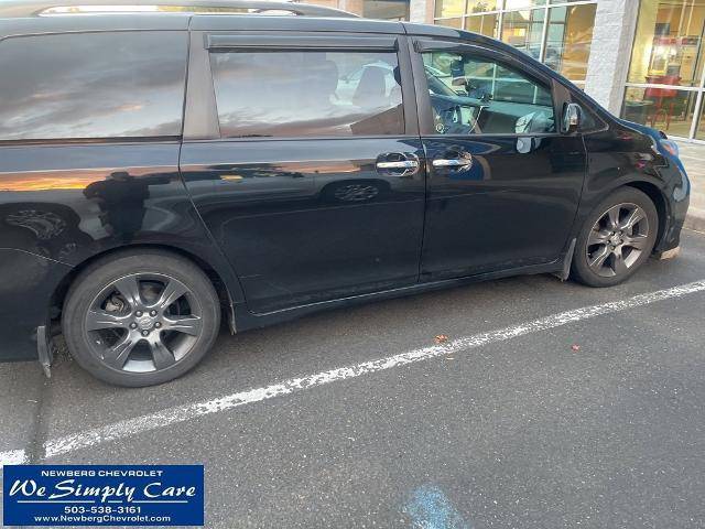 2015 Toyota Sienna SE FWD photo