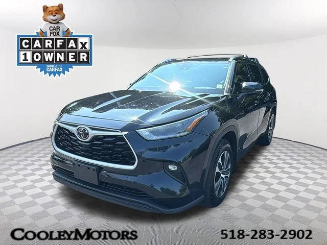 2021 Toyota Highlander XLE AWD photo
