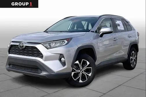 2020 Toyota RAV4 XLE FWD photo