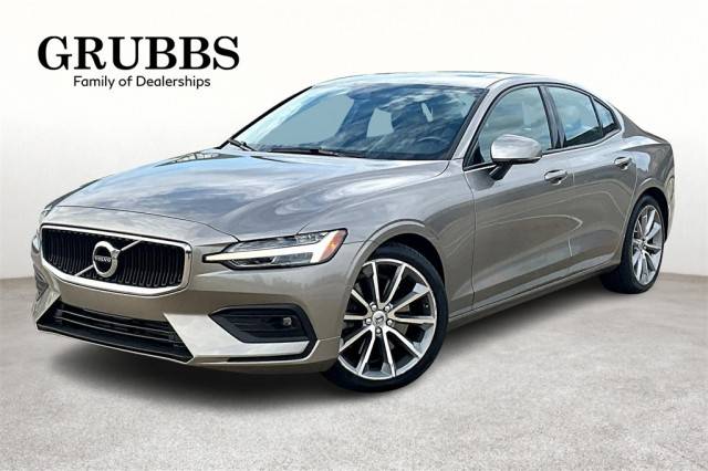 2021 Volvo S60 Momentum AWD photo