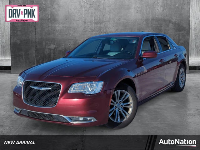 2020 Chrysler 300 Touring L RWD photo