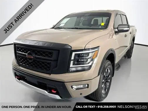 2020 Nissan Titan PRO-4X 4WD photo