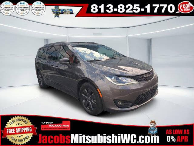 2020 Chrysler Pacifica Minivan Hybrid Red S FWD photo