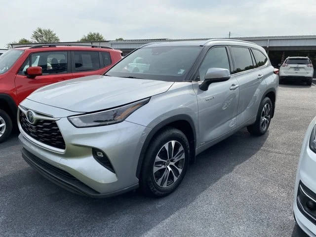 2021 Toyota Highlander Hybrid XLE AWD photo