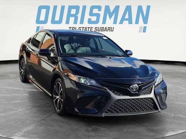 2020 Toyota Camry SE FWD photo