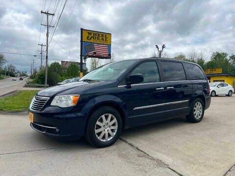2015 Chrysler Town and Country Touring FWD photo