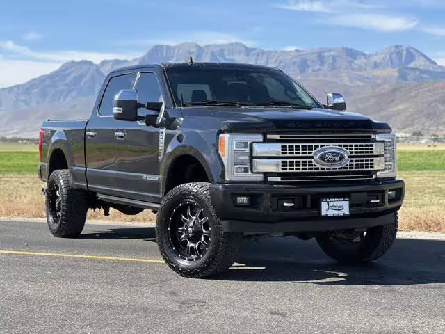 2019 Ford  Platinum 4WD photo