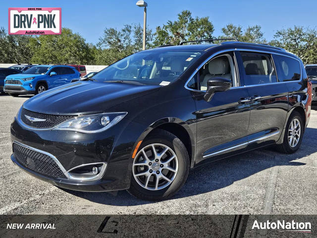 2020 Chrysler Pacifica Minivan Touring L FWD photo