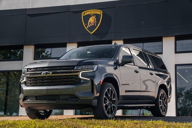 2021 Chevrolet Suburban RST RWD photo