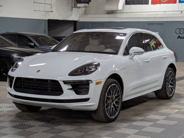 2021 Porsche Macan Turbo AWD photo