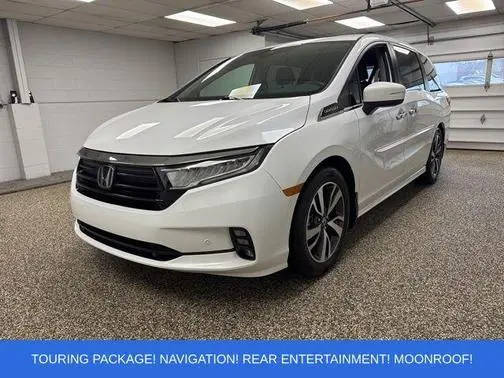 2021 Honda Odyssey Touring FWD photo