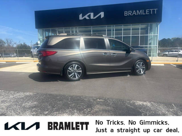 2021 Honda Odyssey Touring FWD photo