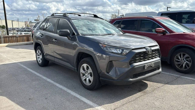 2020 Toyota RAV4 LE FWD photo