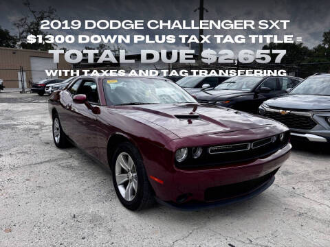 2019 Dodge Challenger SXT RWD photo