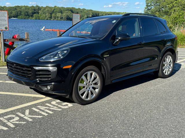 2016 Porsche Cayenne S E-Hybrid AWD photo