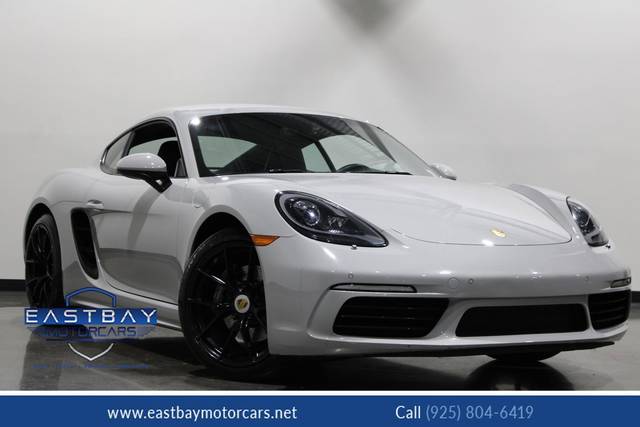 2019 Porsche Cayman  RWD photo