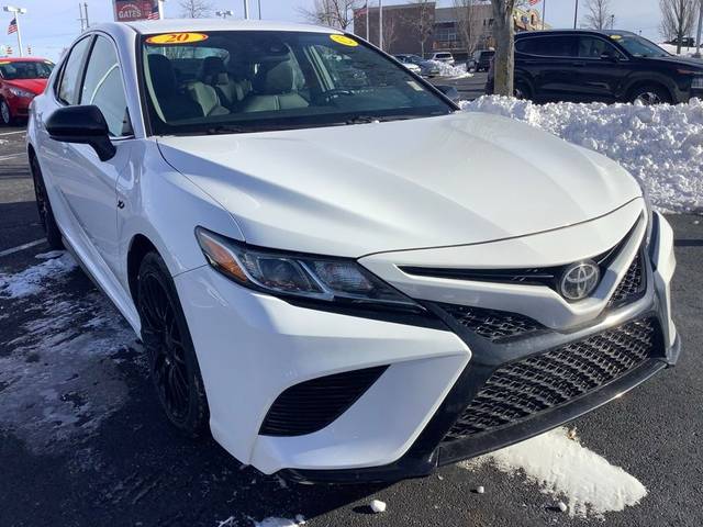 2020 Toyota Camry SE FWD photo