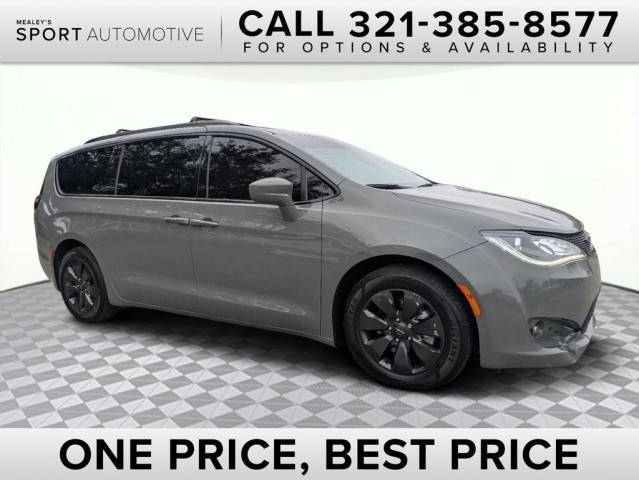 2020 Chrysler Pacifica Minivan Hybrid Touring L FWD photo