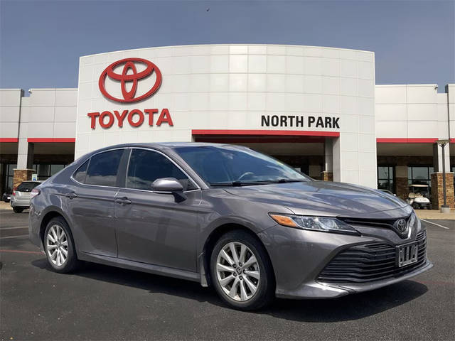 2020 Toyota Camry LE FWD photo