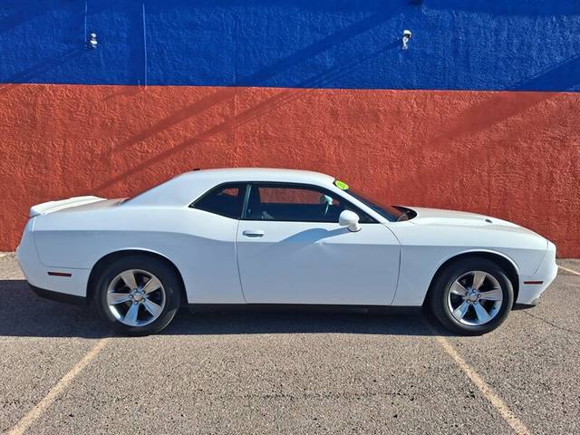 2020 Dodge Challenger SXT RWD photo