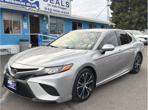 2019 Toyota Camry SE FWD photo