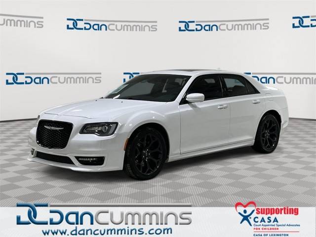 2020 Chrysler 300 300S RWD photo