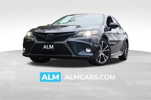 2020 Toyota Camry SE FWD photo