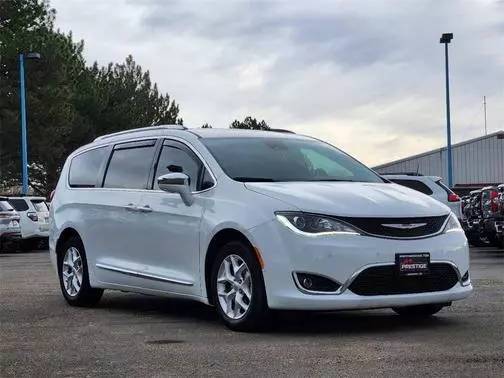 2020 Chrysler Pacifica Minivan Limited FWD photo