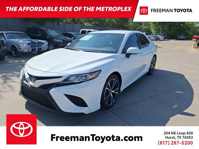 2020 Toyota Camry SE FWD photo